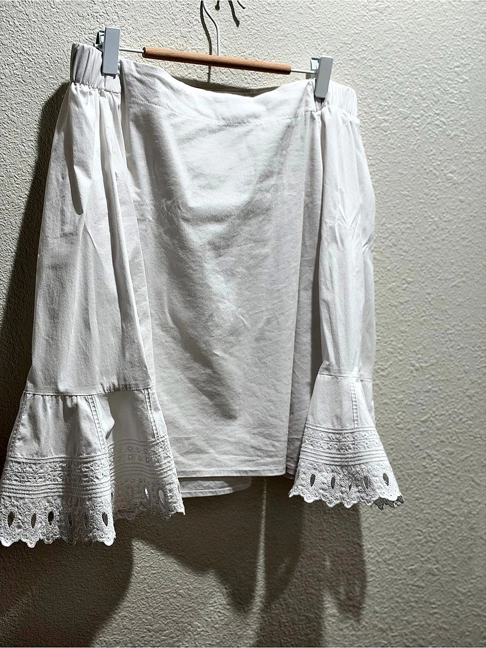 White Lace Cuff Blouse, 0ff the Shoulder, NEW.